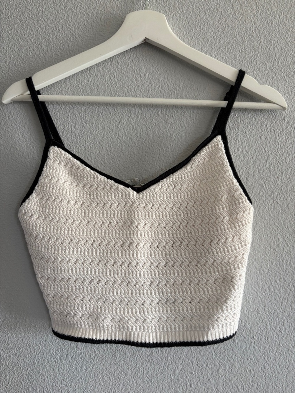 Abercrombie & Fitch Cream Fitted Crop Cami Tank